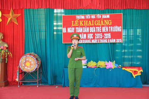 Học viên Học viện CSND giao lưu với thầy và trò trường tiểu học Yên Quang